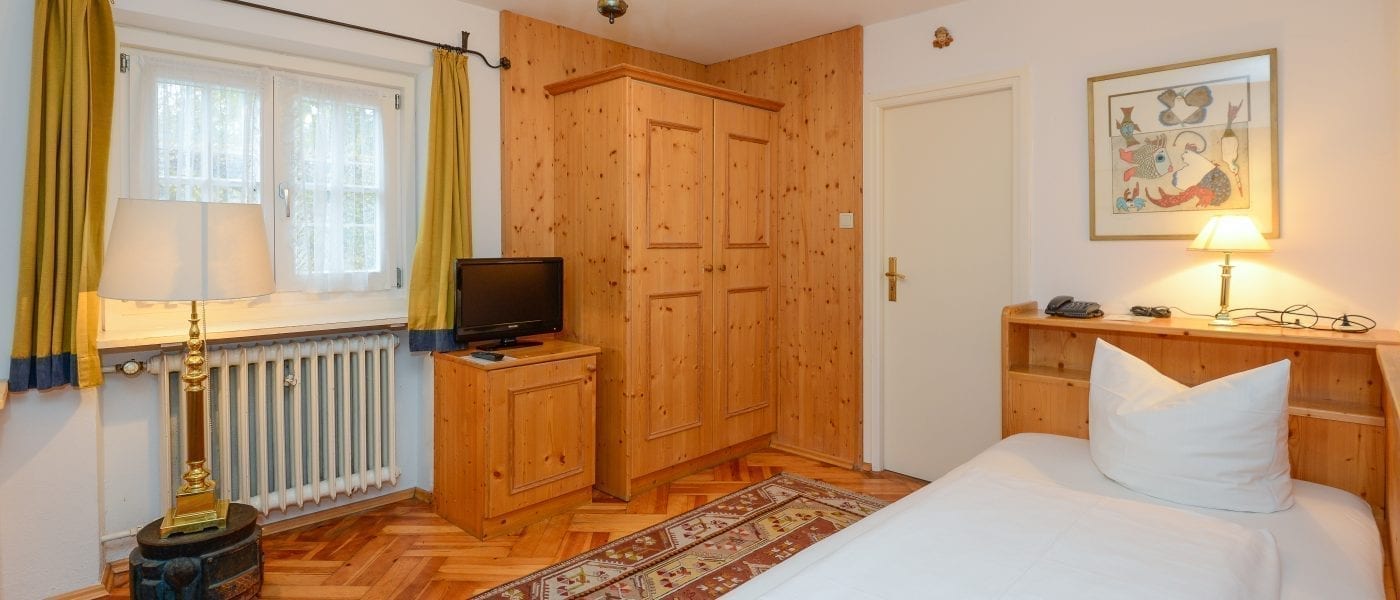 Single room in Stoll's Hotel Alpina in Schönau am Königssee